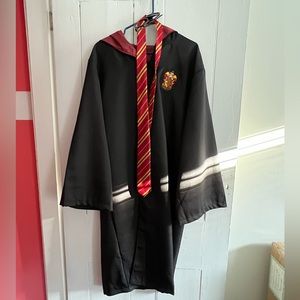 Adult Harry Potter Gryffindor Robe with Tie and Glasses